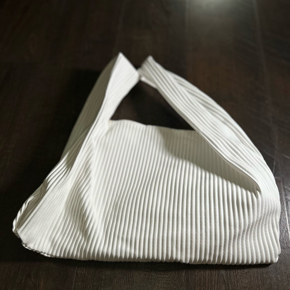 White Ribbed Knot Handle Hand Bag - Picture 3 of 4